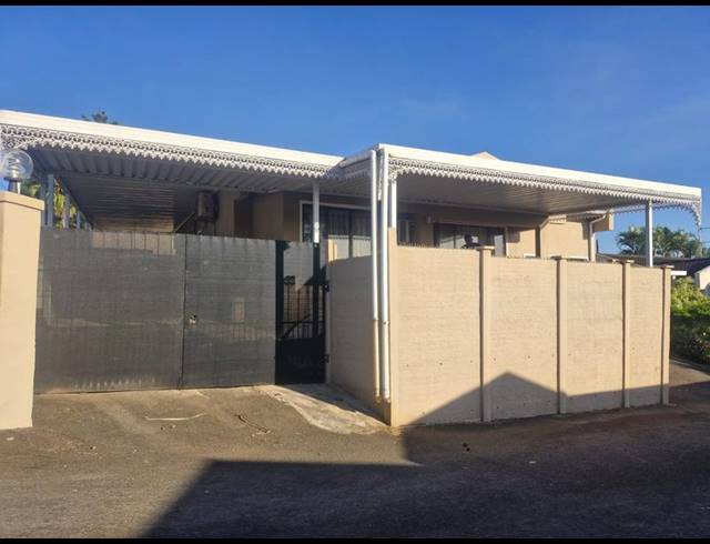 3 BEDROOM TOWNHOUSE FOR SALE IN ESCOMBE